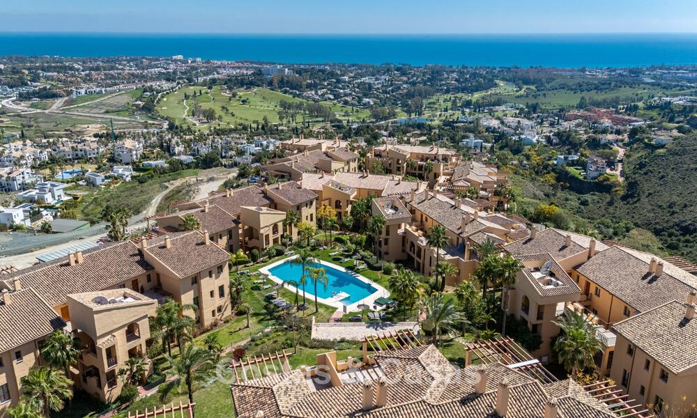 Prestigieux penthouse de luxe avec vues panoramiques sur la mer et le golf à vendre à Marbella - Benahavís 797520