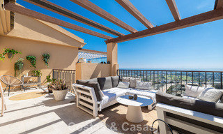 Prestigieux penthouse de luxe avec vues panoramiques sur la mer et le golf à vendre à Marbella - Benahavís 797523 