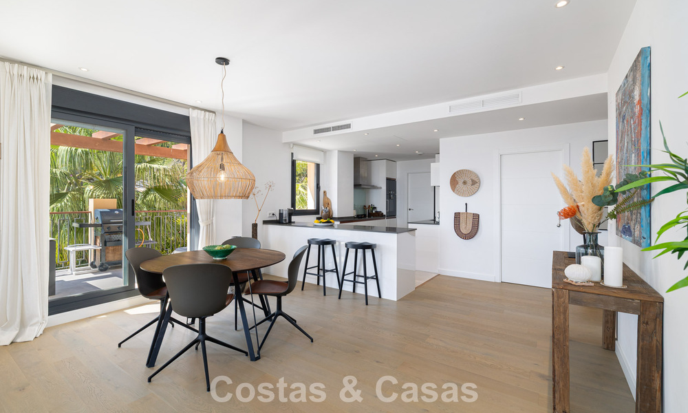 Prestigieux penthouse de luxe avec vues panoramiques sur la mer et le golf à vendre à Marbella - Benahavís 797541
