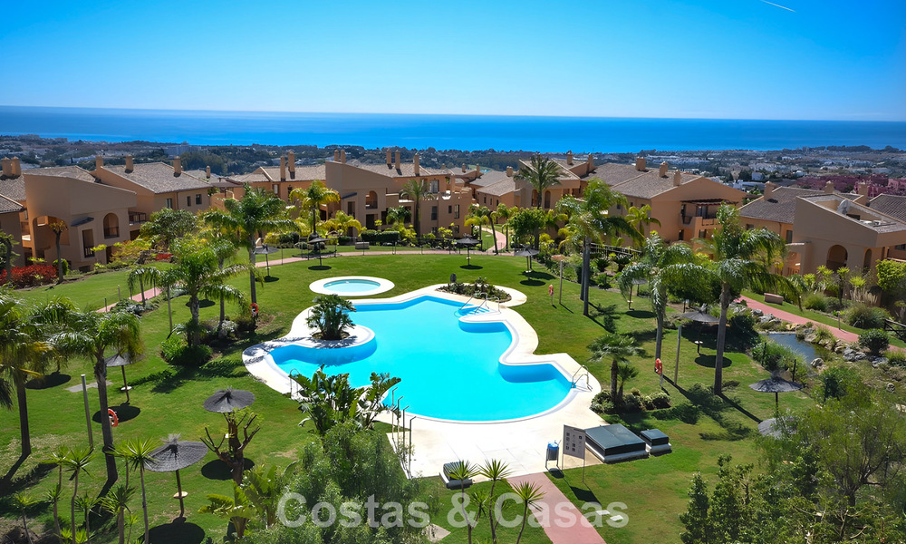 Prestigieux penthouse de luxe avec vues panoramiques sur la mer et le golf à vendre à Marbella - Benahavís 797873