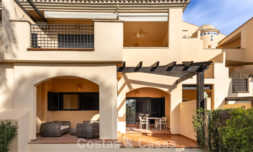 Appartement de luxe avec jardin privé à vendre à quelques pas de la plage près de Puerto Banús, Marbella 797547