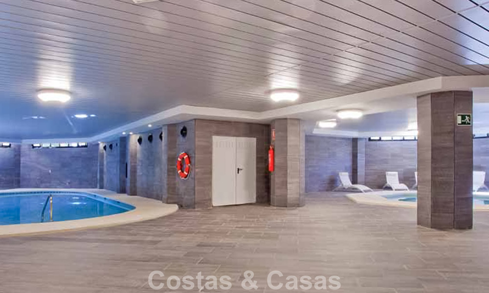 Appartement de luxe avec jardin privé à vendre à quelques pas de la plage près de Puerto Banús, Marbella 797548
