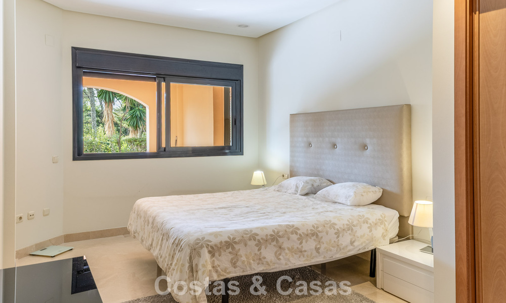 Appartement de luxe avec jardin privé à vendre à quelques pas de la plage près de Puerto Banús, Marbella 797552