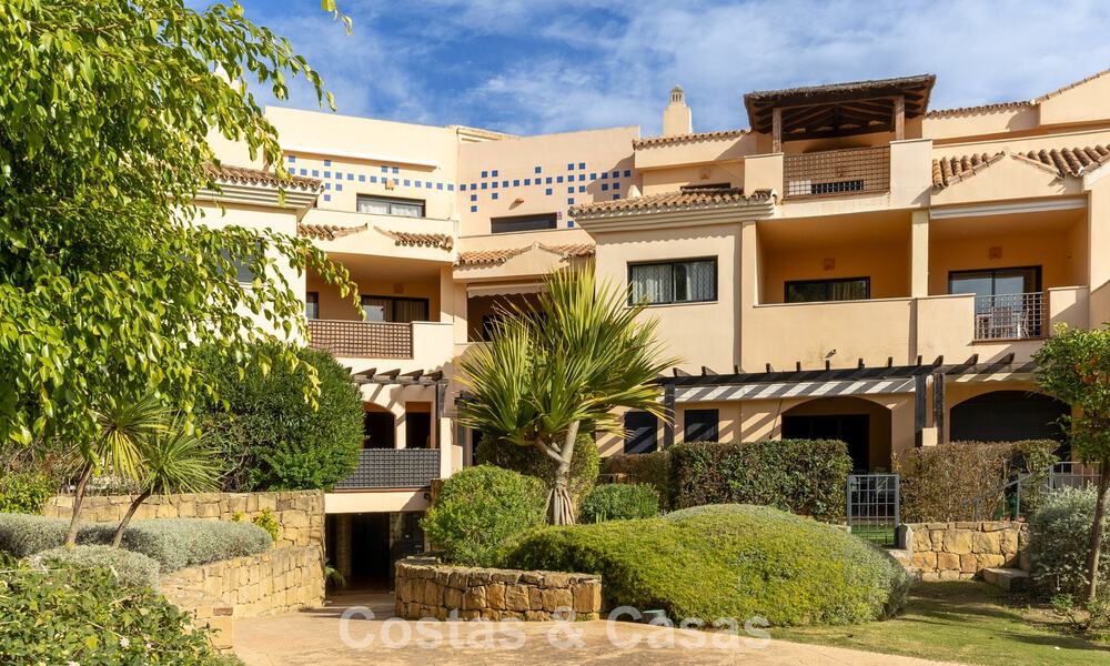 Appartement de luxe avec jardin privé à vendre à quelques pas de la plage près de Puerto Banús, Marbella 797554