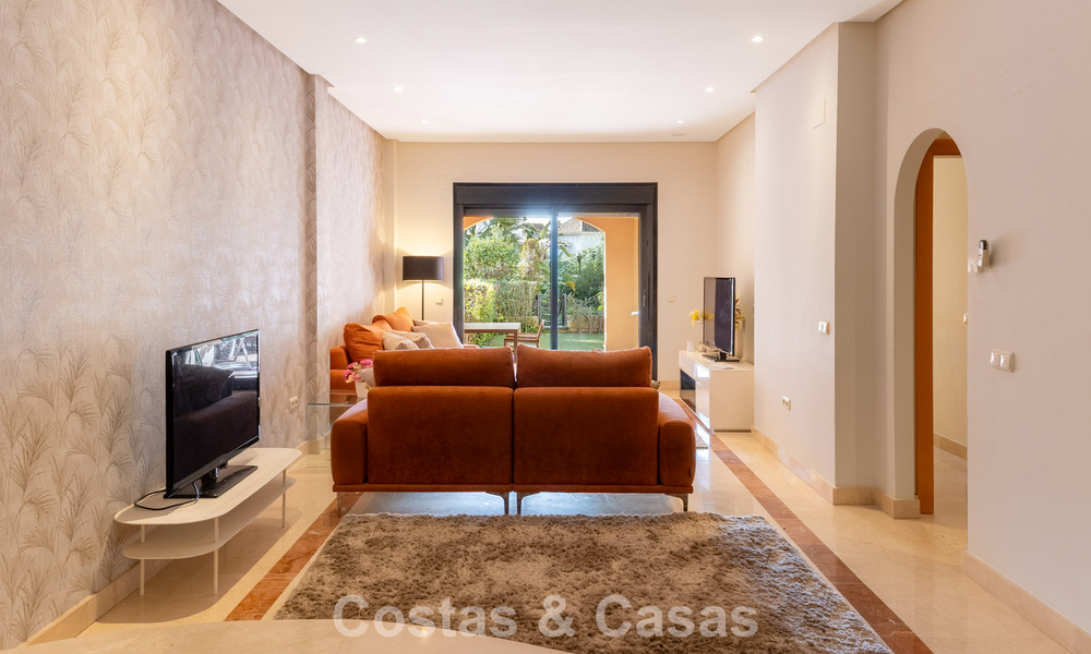 Appartement de luxe avec jardin privé à vendre à quelques pas de la plage près de Puerto Banús, Marbella 797561