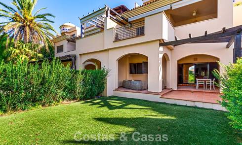 Appartement de luxe avec jardin privé à vendre à quelques pas de la plage près de Puerto Banús, Marbella 807528