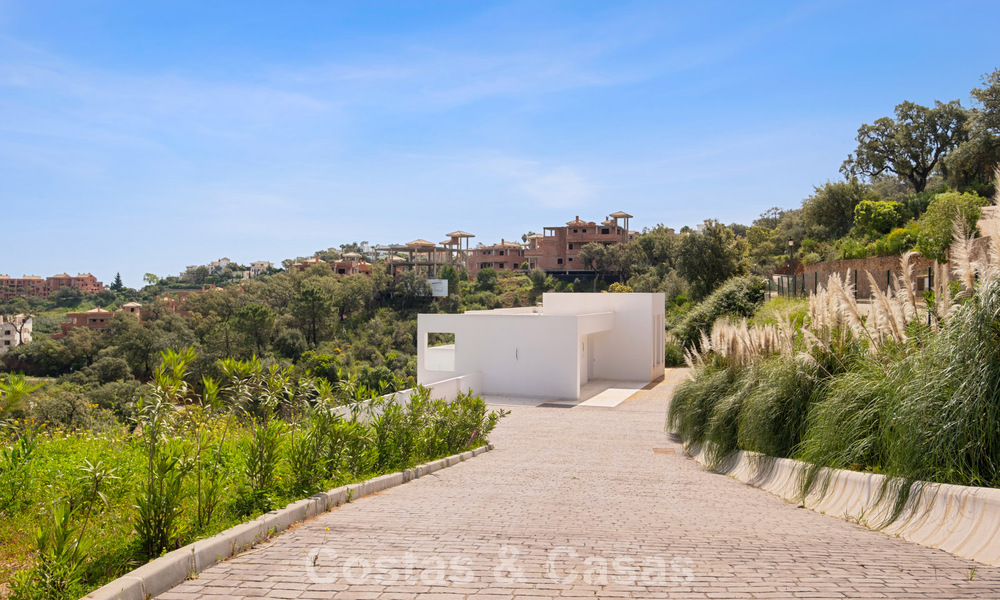 Villa moderne neuve avec vues panoramiques sur la mer à vendre dans un cadre naturel à l’est du centre de Marbella 797601