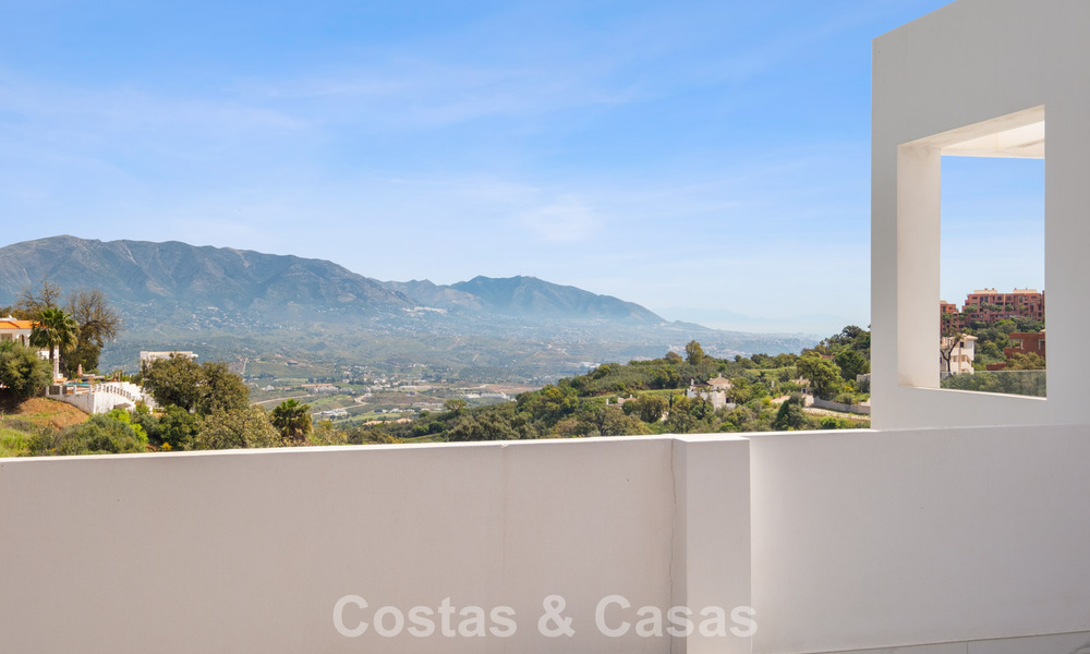 Villa moderne neuve avec vues panoramiques sur la mer à vendre dans un cadre naturel à l’est du centre de Marbella 797602