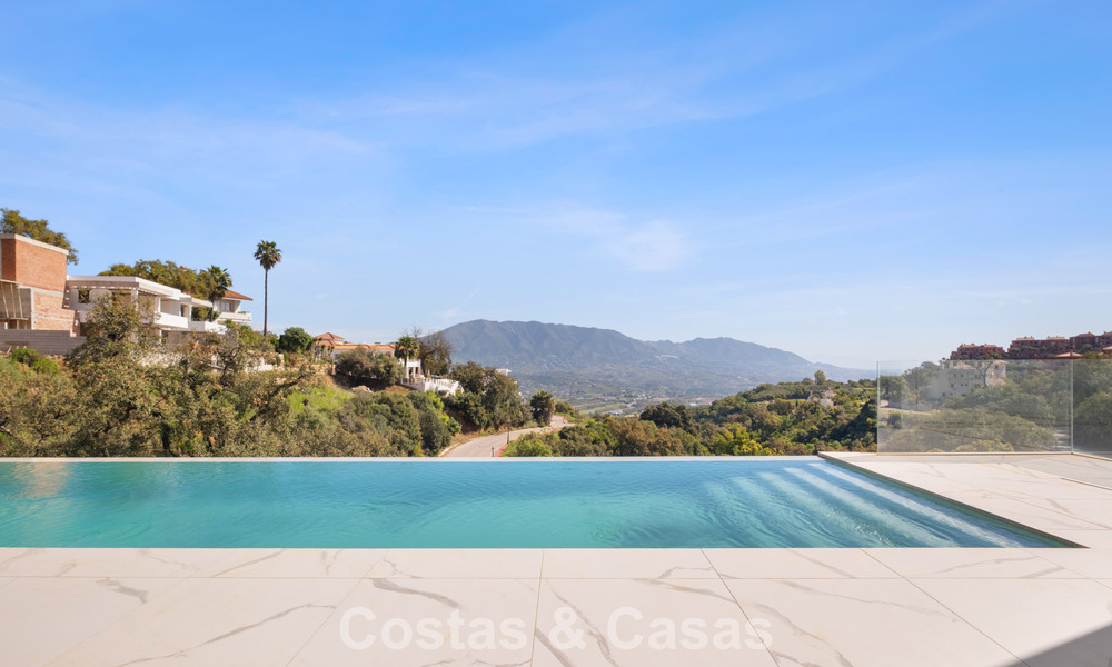 Villa moderne neuve avec vues panoramiques sur la mer à vendre dans un cadre naturel à l’est du centre de Marbella 797603