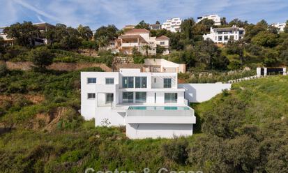 Villa moderne neuve avec vues panoramiques sur la mer à vendre dans un cadre naturel à l’est du centre de Marbella 797607