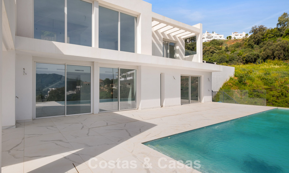Villa moderne neuve avec vues panoramiques sur la mer à vendre dans un cadre naturel à l’est du centre de Marbella 797609