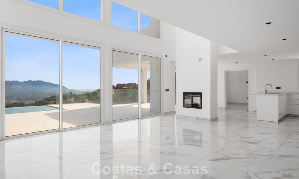 Villa moderne neuve avec vues panoramiques sur la mer à vendre dans un cadre naturel à l’est du centre de Marbella 797612