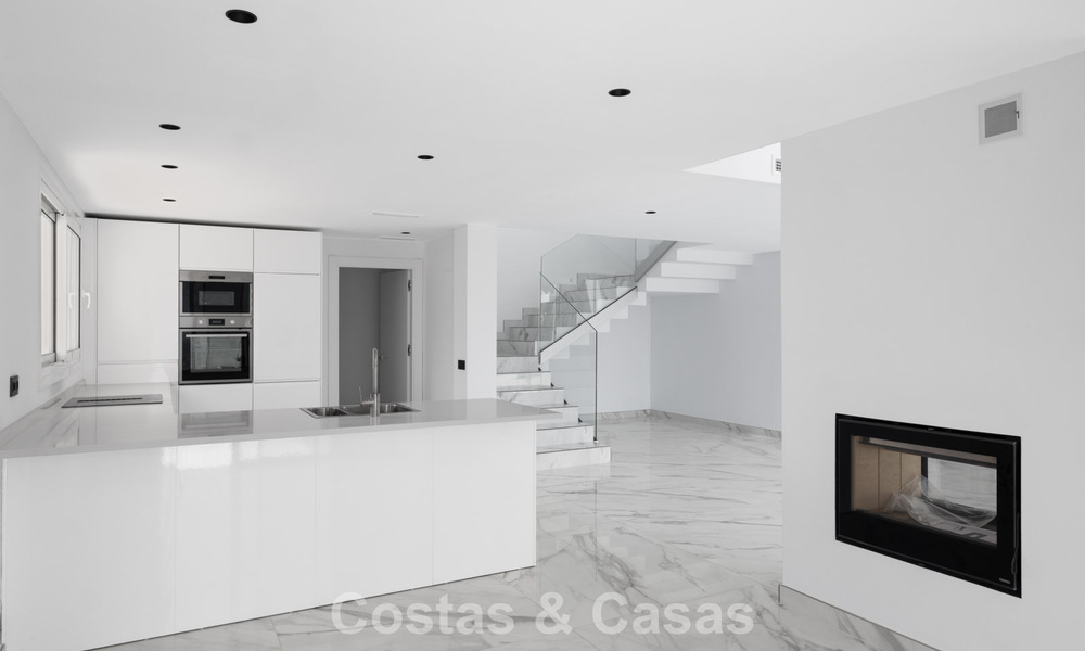 Villa moderne neuve avec vues panoramiques sur la mer à vendre dans un cadre naturel à l’est du centre de Marbella 797614