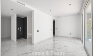 Villa moderne neuve avec vues panoramiques sur la mer à vendre dans un cadre naturel à l’est du centre de Marbella 797623 