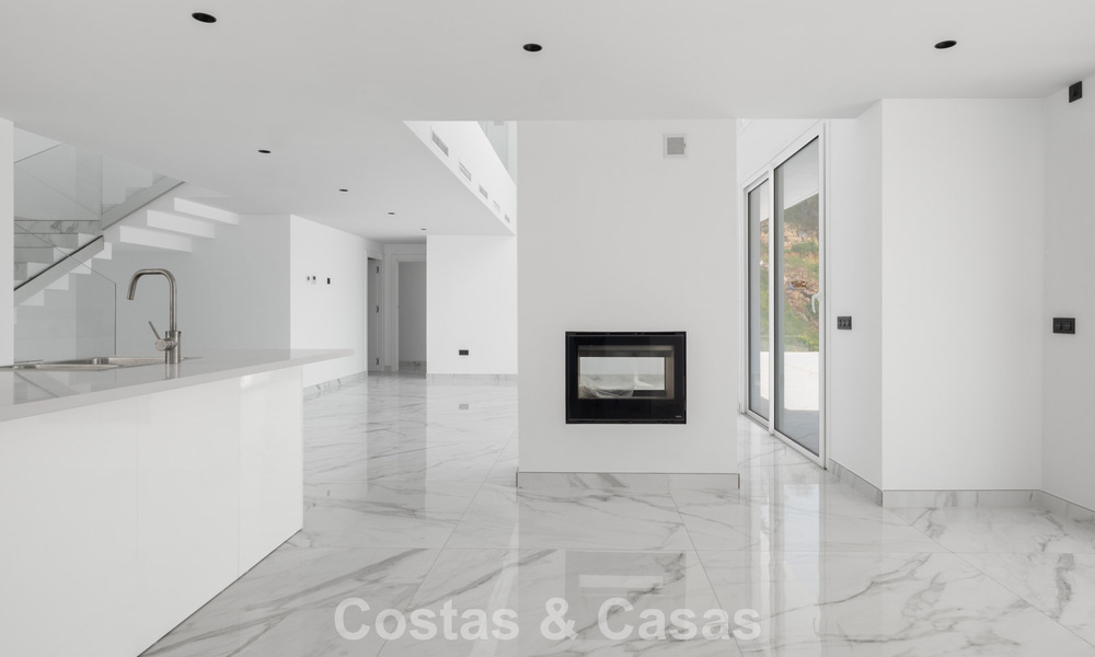 Villa moderne neuve avec vues panoramiques sur la mer à vendre dans un cadre naturel à l’est du centre de Marbella 797626