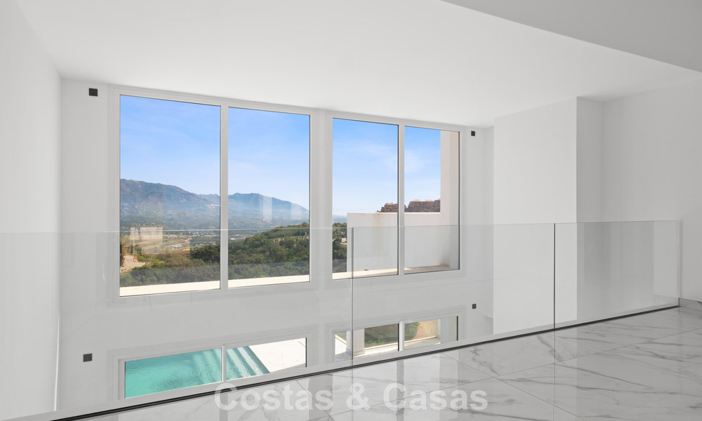 Villa moderne neuve avec vues panoramiques sur la mer à vendre dans un cadre naturel à l’est du centre de Marbella 797629