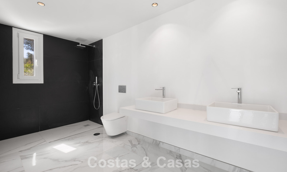 Villa moderne neuve avec vues panoramiques sur la mer à vendre dans un cadre naturel à l’est du centre de Marbella 797634