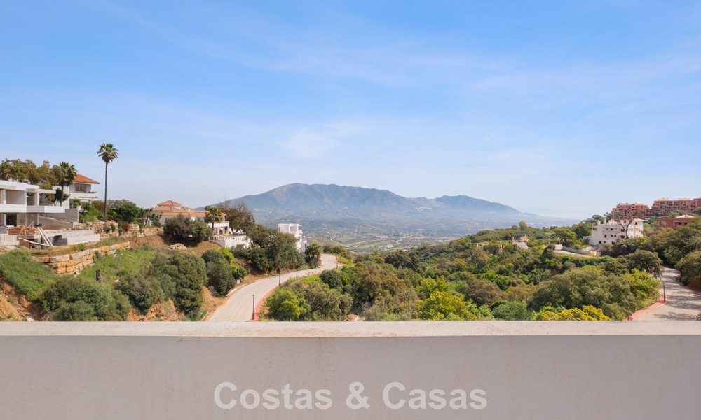Villa moderne neuve avec vues panoramiques sur la mer à vendre dans un cadre naturel à l’est du centre de Marbella 797637