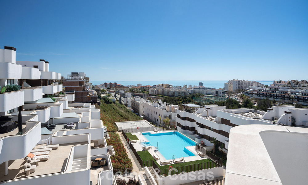 Penthouse de luxe moderne avec spacieuse terrasse sur le toit à vendre près du centre d’Estepona 797644