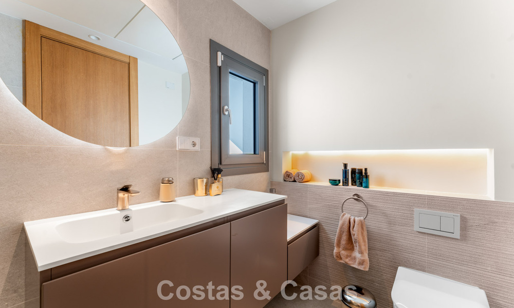 Penthouse de luxe contemporain à vendre avec vue sur la mer dans les collines de La Quinta Resort à Marbella - Benahavís 797686