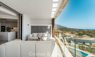 Penthouse de luxe contemporain à vendre avec vue sur la mer dans les collines de La Quinta Resort à Marbella - Benahavís 797707 