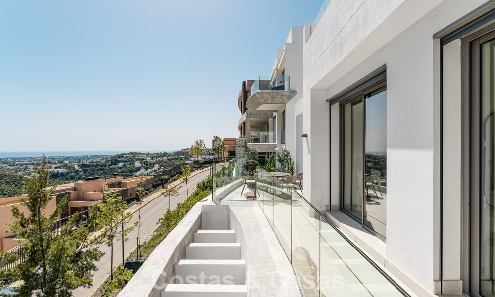 Penthouse de luxe contemporain à vendre avec vue sur la mer dans les collines de La Quinta Resort à Marbella - Benahavís 797713