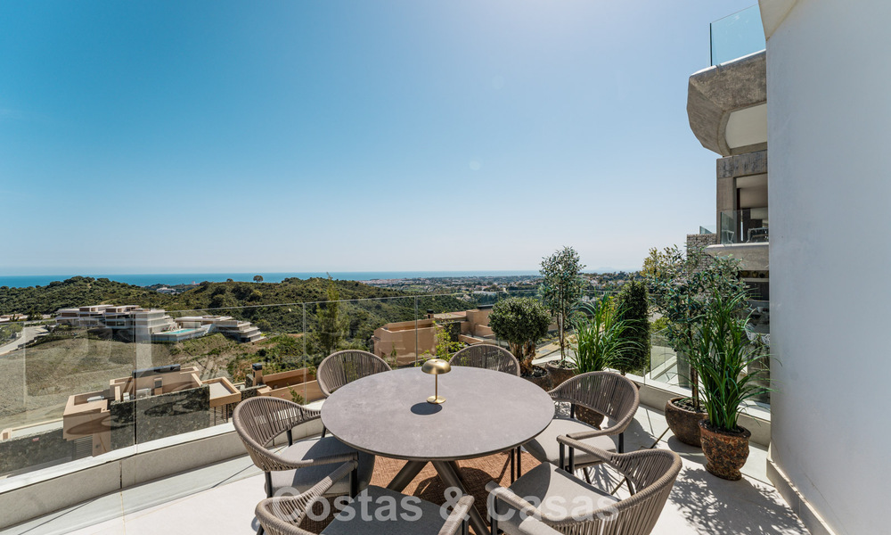 Penthouse de luxe contemporain à vendre avec vue sur la mer dans les collines de La Quinta Resort à Marbella - Benahavís 797714
