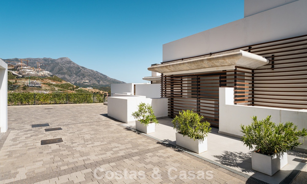 Penthouse de luxe contemporain à vendre avec vue sur la mer dans les collines de La Quinta Resort à Marbella - Benahavís 797720