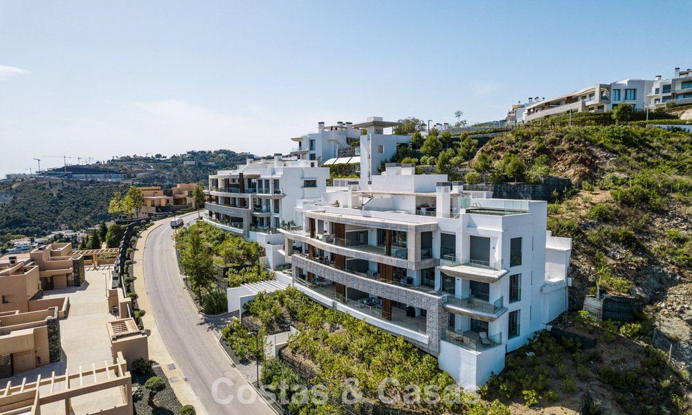 Penthouse de luxe contemporain à vendre avec vue sur la mer dans les collines de La Quinta Resort à Marbella - Benahavís 797723