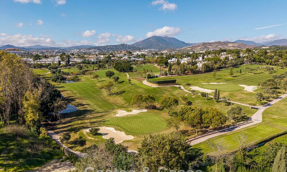 Maison de ville rénovée moderne à vendre, entourée de parcours de golf à Nueva Andalucía, Marbella 797909