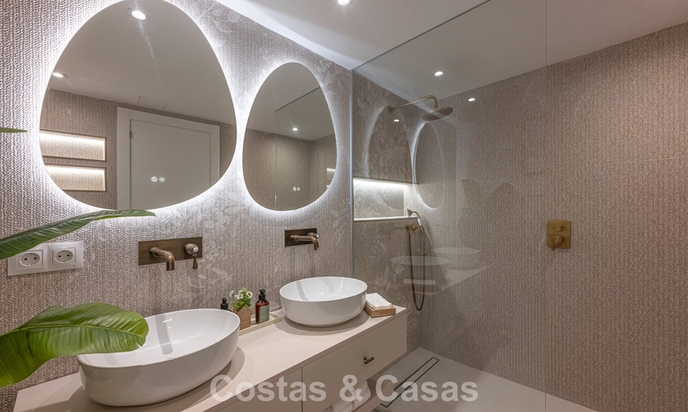 Maison de ville rénovée moderne à vendre, entourée de parcours de golf à Nueva Andalucía, Marbella 797910