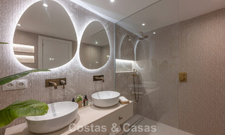 Maison de ville rénovée moderne à vendre, entourée de parcours de golf à Nueva Andalucía, Marbella 797910 