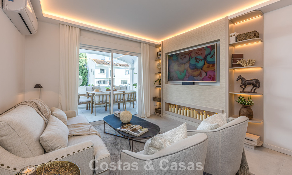 Maison de ville rénovée moderne à vendre, entourée de parcours de golf à Nueva Andalucía, Marbella 797912