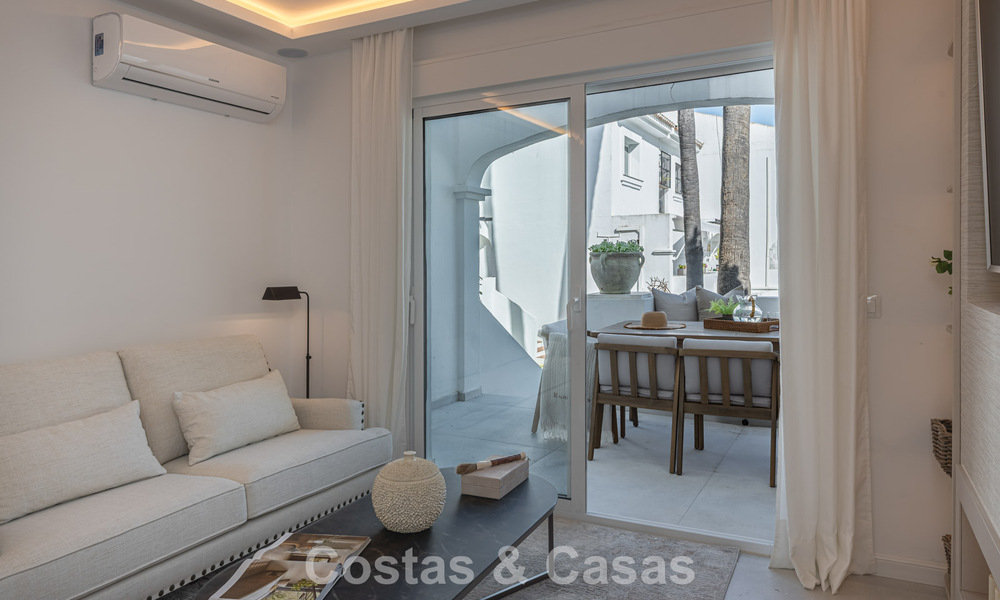 Maison de ville rénovée moderne à vendre, entourée de parcours de golf à Nueva Andalucía, Marbella 797913