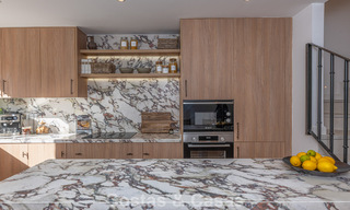 Maison de ville rénovée moderne à vendre, entourée de parcours de golf à Nueva Andalucía, Marbella 797916 