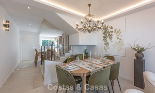 Maison de ville rénovée moderne à vendre, entourée de parcours de golf à Nueva Andalucía, Marbella 797924 