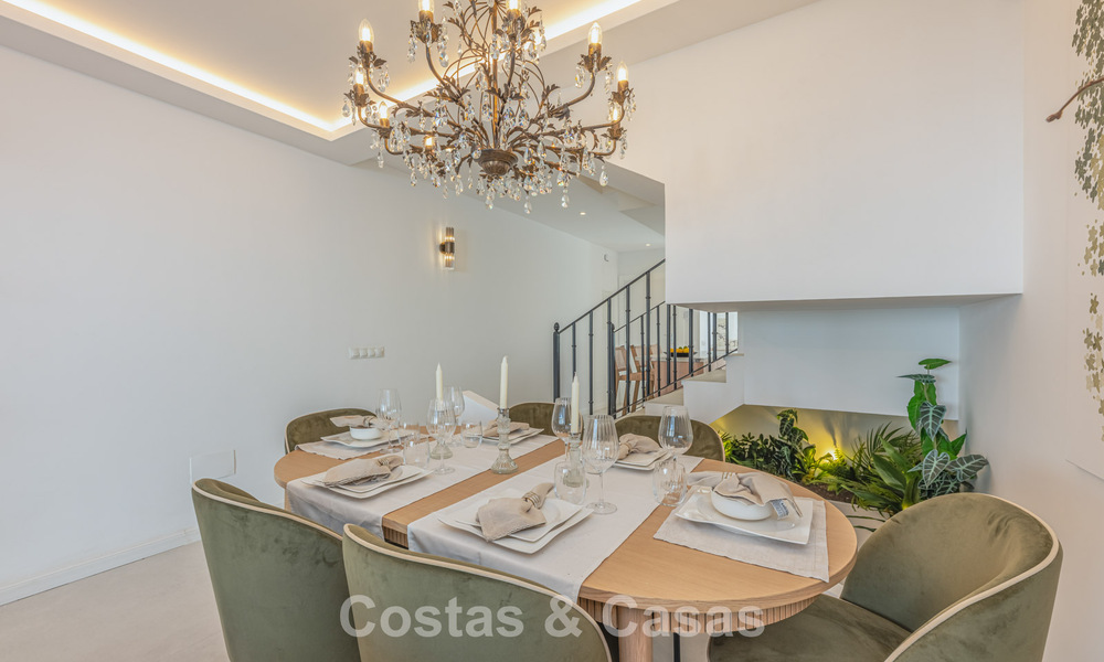 Maison de ville rénovée moderne à vendre, entourée de parcours de golf à Nueva Andalucía, Marbella 797925
