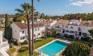 Maison de ville rénovée moderne à vendre, entourée de parcours de golf à Nueva Andalucía, Marbella 797934 