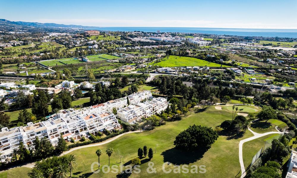 Appartement de jardin élégant rénové à vendre dans un prestigieux parcours de golf à La Quinta, Benahavís - Marbella 797935