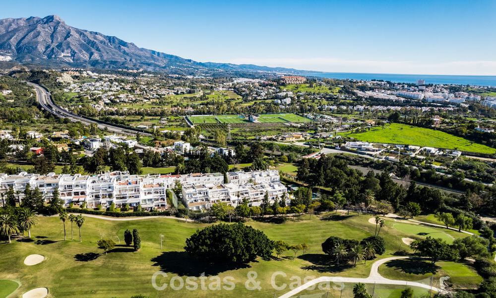Appartement de jardin élégant rénové à vendre dans un prestigieux parcours de golf à La Quinta, Benahavís - Marbella 797936