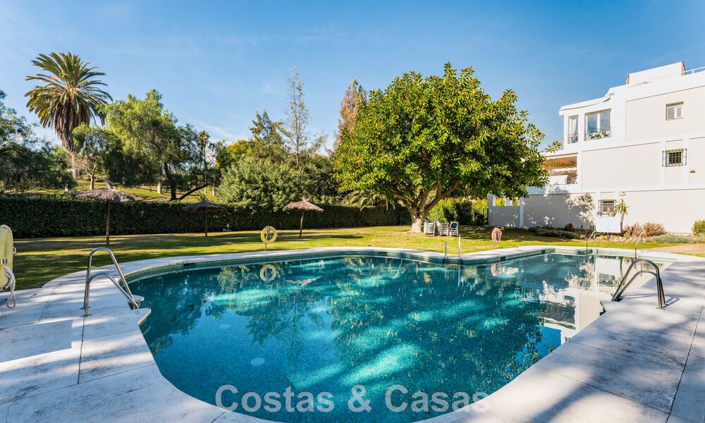 Appartement de jardin élégant rénové à vendre dans un prestigieux parcours de golf à La Quinta, Benahavís - Marbella 797941