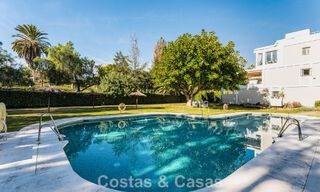 Appartement de jardin élégant rénové à vendre dans un prestigieux parcours de golf à La Quinta, Benahavís - Marbella 797941 