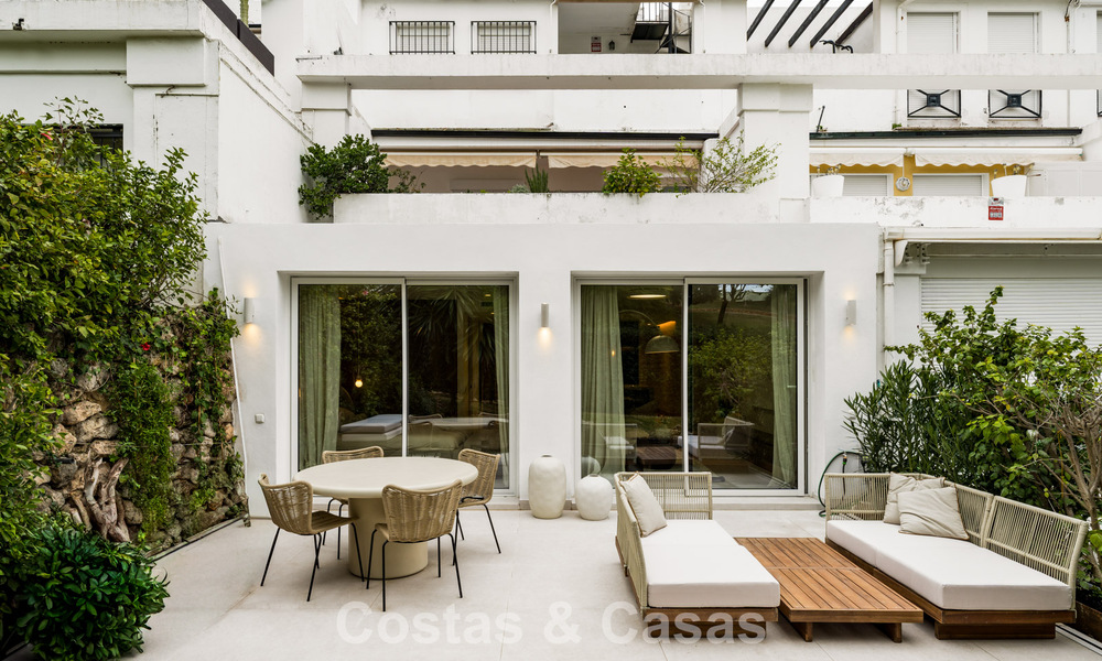 Appartement de jardin élégant rénové à vendre dans un prestigieux parcours de golf à La Quinta, Benahavís - Marbella 797945