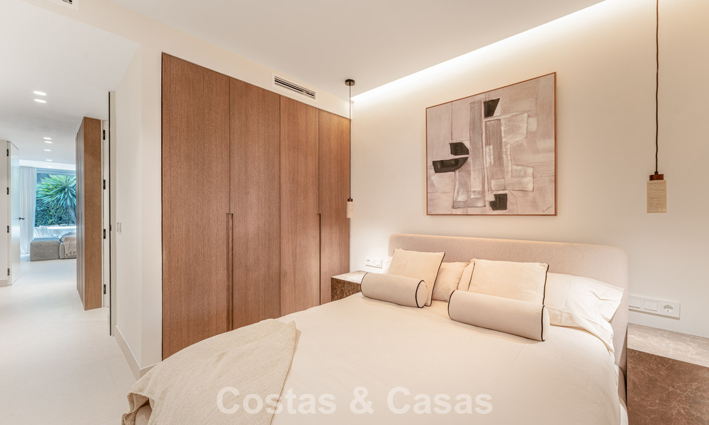 Appartement de jardin élégant rénové à vendre dans un prestigieux parcours de golf à La Quinta, Benahavís - Marbella 797950