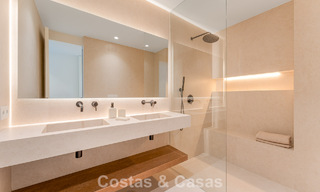 Appartement de jardin élégant rénové à vendre dans un prestigieux parcours de golf à La Quinta, Benahavís - Marbella 797956 
