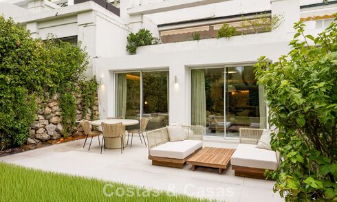 Appartement de jardin élégant rénové à vendre dans un prestigieux parcours de golf à La Quinta, Benahavís - Marbella 797962