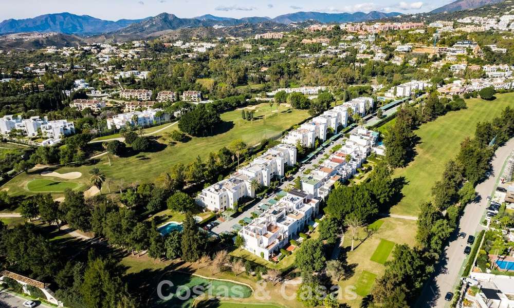 Appartement de jardin élégant rénové à vendre dans un prestigieux parcours de golf à La Quinta, Benahavís - Marbella 797963