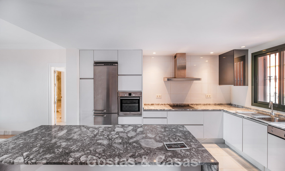 Spacieux appartement de 2 chambres avec vue sur la mer à vendre à Marbella - Benahavís 797975