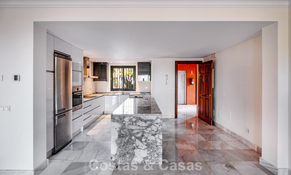 Spacieux appartement de 2 chambres avec vue sur la mer à vendre à Marbella - Benahavís 797977