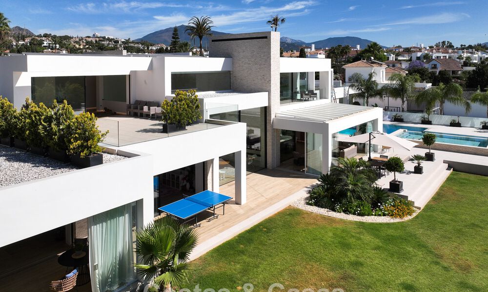 Impressionnante villa moderne avec maison d’amis à vendre sur la New Golden Mile entre Marbella et Estepona 797996